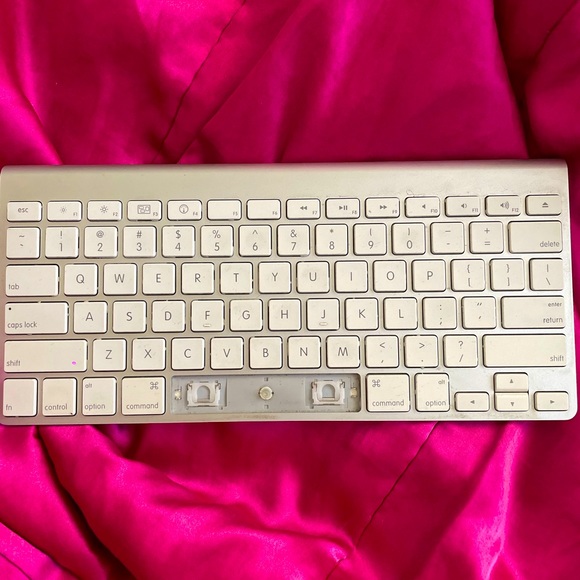 Apple Other - Apple Wireless Bluetooth Keyboard 🤍